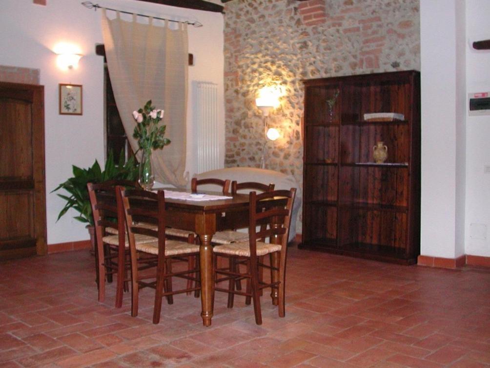 Casale Il Colombaio Di Toiano Guest House Valli Exterior foto