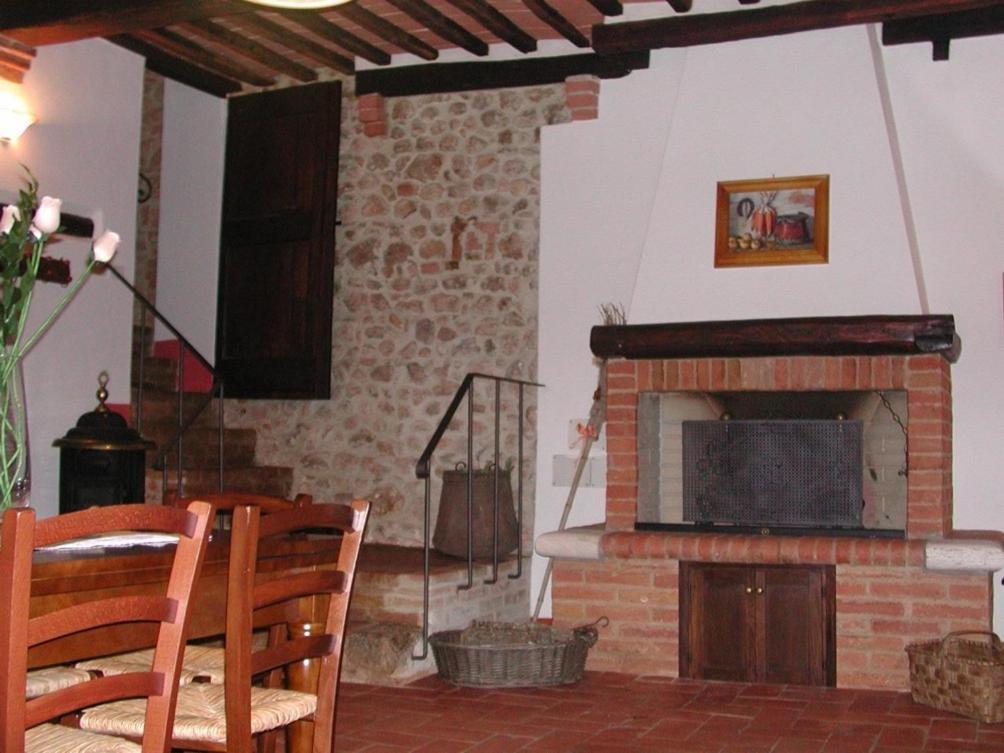 Casale Il Colombaio Di Toiano Guest House Valli Cameră foto